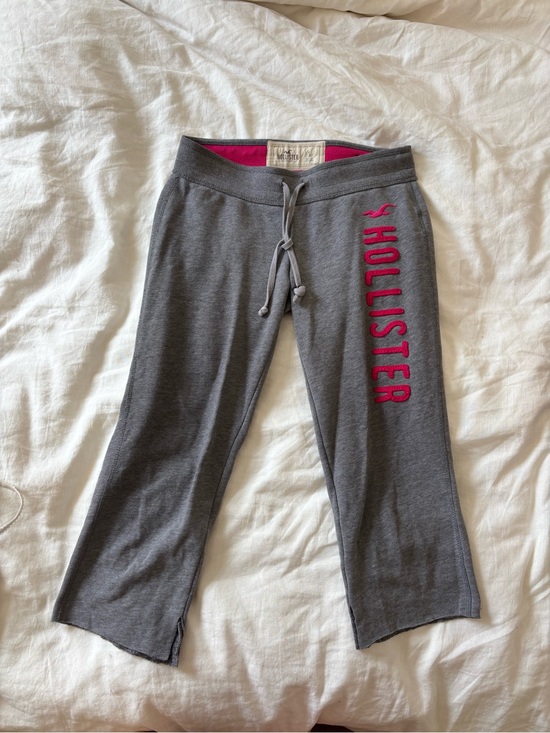 Hollister Pants - Hollister Gray capri Joggers with Pink Logo